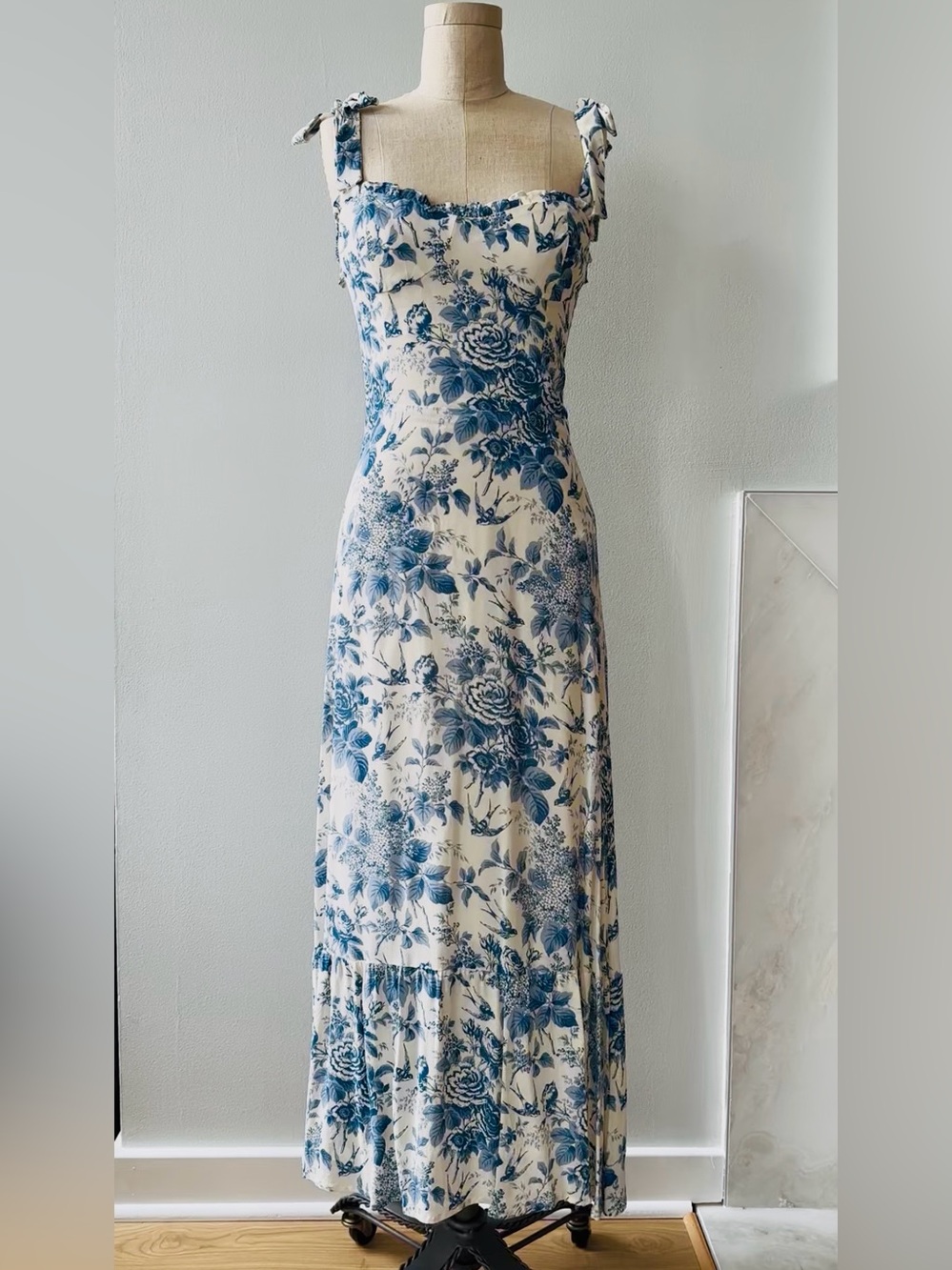 Reformation Nikita dress in Pompadour, size 4 - Picture 7 of 14
